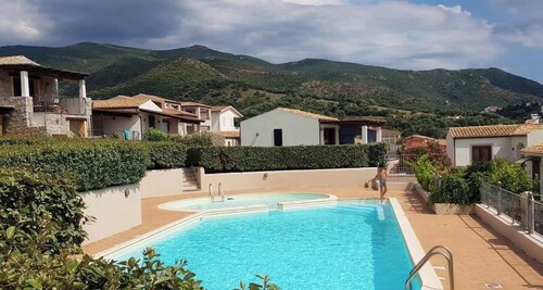 Holiday Home 'Casa Gio' with Sea View, Garden, Shared Pool and Wi-Fi