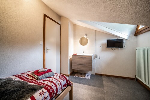 Coeur de Charmy Apartment for 10 with Mountain Views and Wellness SPA