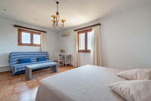 4 camere, ferro/asse da stiro, Wi-Fi gratuito, lenzuola