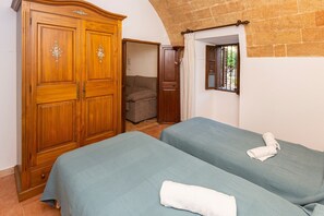 3 bedrooms, free WiFi, bed sheets
