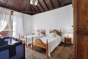 2 habitaciones, tabla de planchar con plancha y wifi gratis 