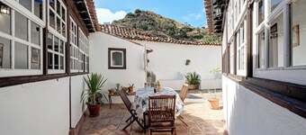 Vacation Home "Casa Rural El Palmar" with Mountain View, Private Terrace & Wi-Fi