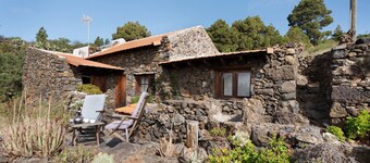 Vacation Home "Casa Rural La Jarita" with Mountain View & Private Terrace