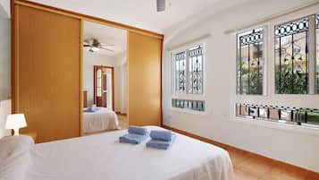 3 makuuhuonetta, silitysrauta/-lauta, ilmainen Wi-Fi, vuodevaatteet