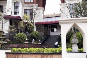 Ảnh chưa phân loại, 4 trong số 60 ảnh, nút