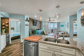 2 bedrooms, desk, iron/ironing board, free WiFi