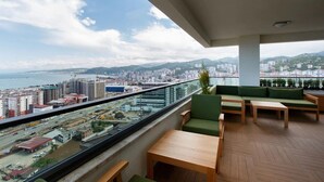 Terrace/patio - Canbakkal Tower Apartment Trabzon (Trabzon)