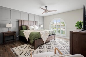 4 habitaciones, tabla de planchar con plancha y cuna de viaje 