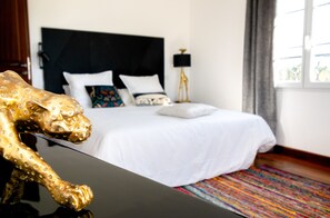 5 bedrooms, in-room safe, desk, soundproofing
