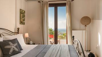 4 bedrooms, individually decorated, individually furnished