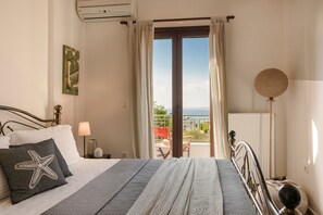 Superior Villa | 4 bedrooms, individually decorated, individually furnished - Villa Artemis & Villa Aethra (Kefalonia)