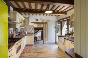 Design Villa, Private Pool, Mountain View | Private kitchen | Full-sized fridge, microwave, oven, espresso maker - Grano - Casa Bella Vista (Force)