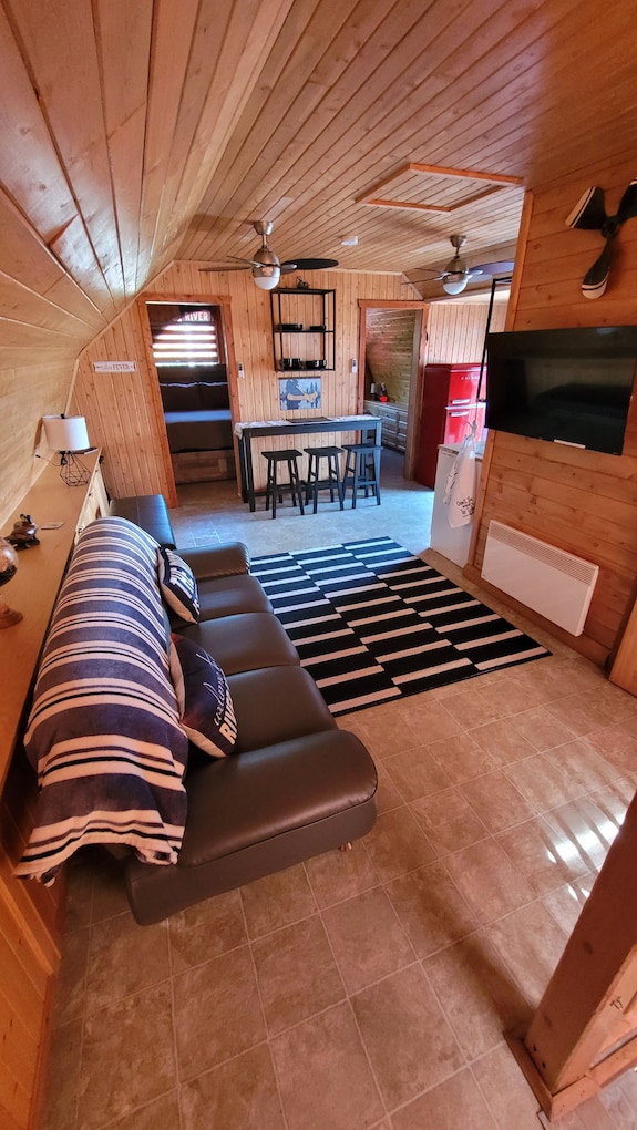 Costa Del Sol River Apartment - Nouveau-Brunswick