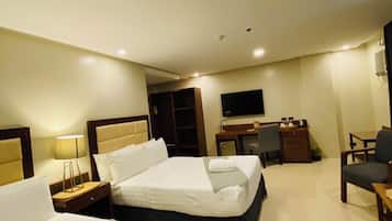 Family Quadruple Room | Desk, blackout drapes, iron/ironing board, free WiFi