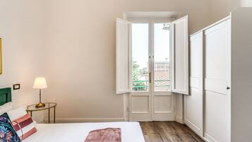 Luxury Apartment | 2 bedrooms, desk, free WiFi