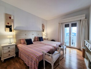 2 makuuhuonetta, silitysrauta/-lauta, ilmainen Wi-Fi, vuodevaatteet