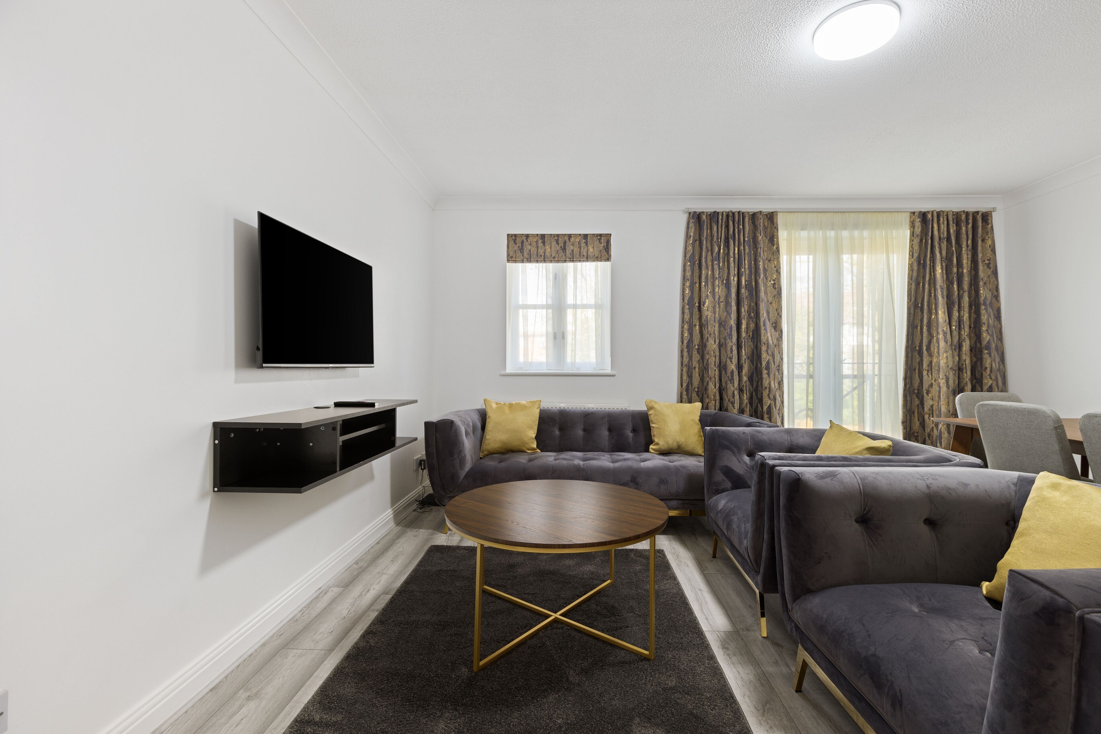 TV, Netflix, streaming services