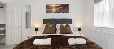 4 bedrooms, Internet, bed sheets