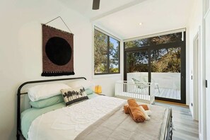 7 habitaciones, tabla de planchar con plancha, wifi y ropa de cama