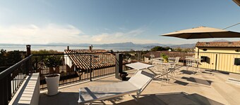 Regarda - Residenza GJ 1 floor modern onebedroom apartment with roof terrace