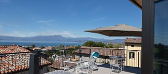 Regarda - Residenza GJ 1 floor modern onebedroom apartment with roof terrace