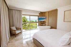 4 bedrooms, in-room safe, iron/ironing board, WiFi