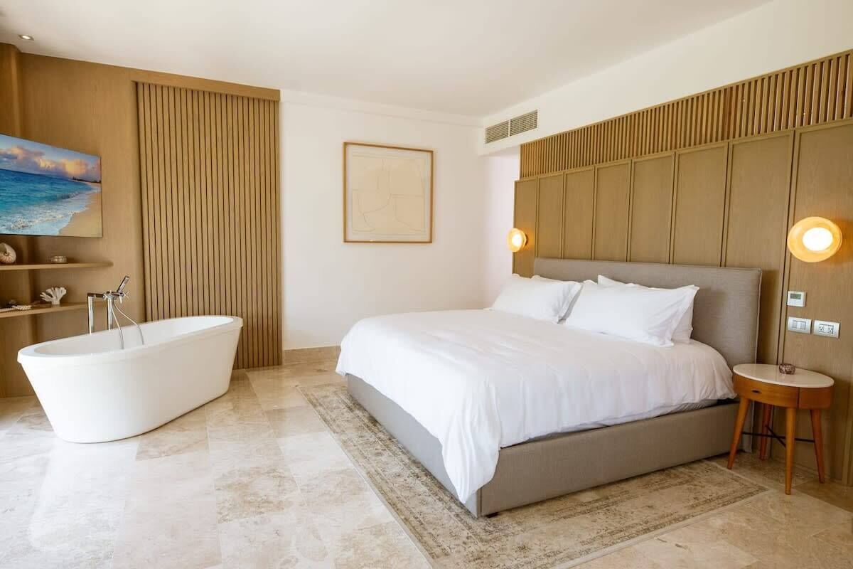 4 bedrooms, in-room safe, iron/ironing board, WiFi