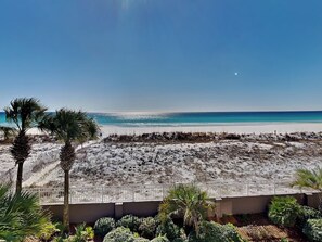 On the beach - Island Princess #300 | Beach Service, Gulf-Front, Pool, Gym + More (Fort Walton Beach)
