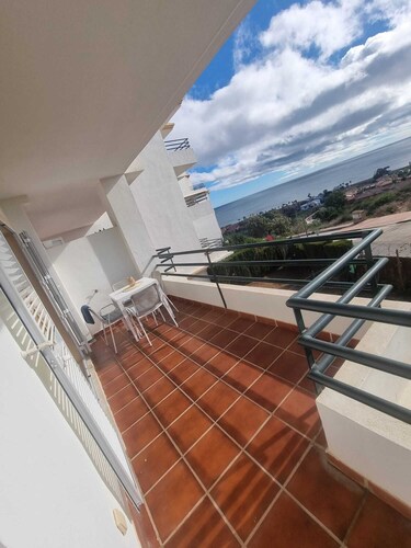 acogedor apartamento con vista al mar en Manilva