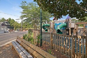 Children’s area - Luau 6210 - wrap around balcony, easy walk to beach, New to Rental (Miramar Beach)