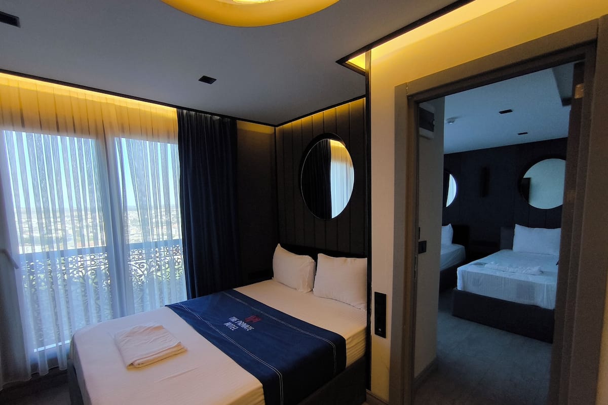 Deluxe Quadruple Room