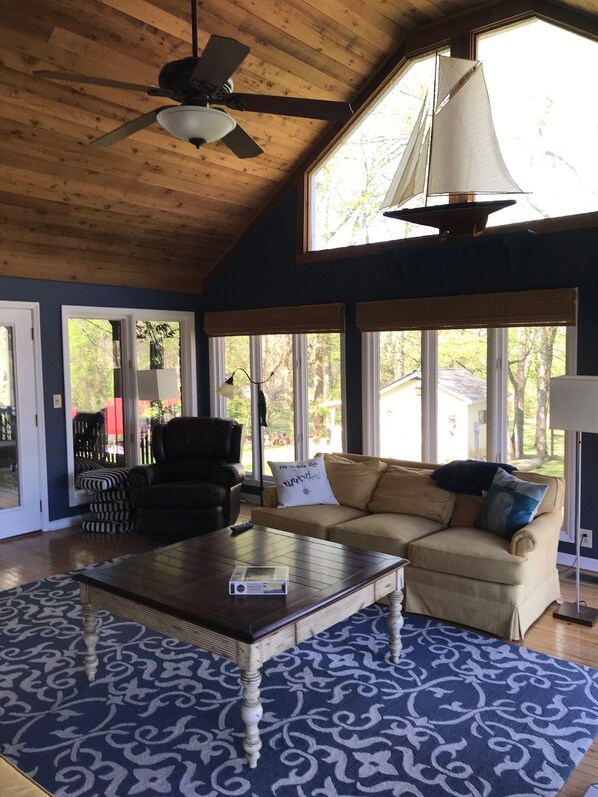 Älytelevisio, kirjoja