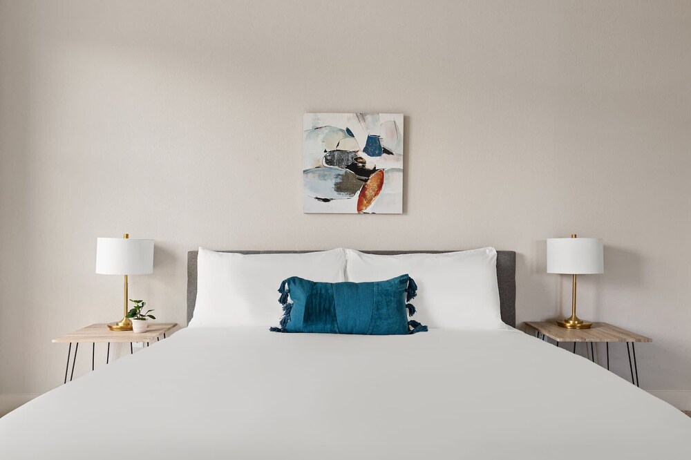 Kasa | Enjoy All the Amenities, Comfy 2BD | Denver