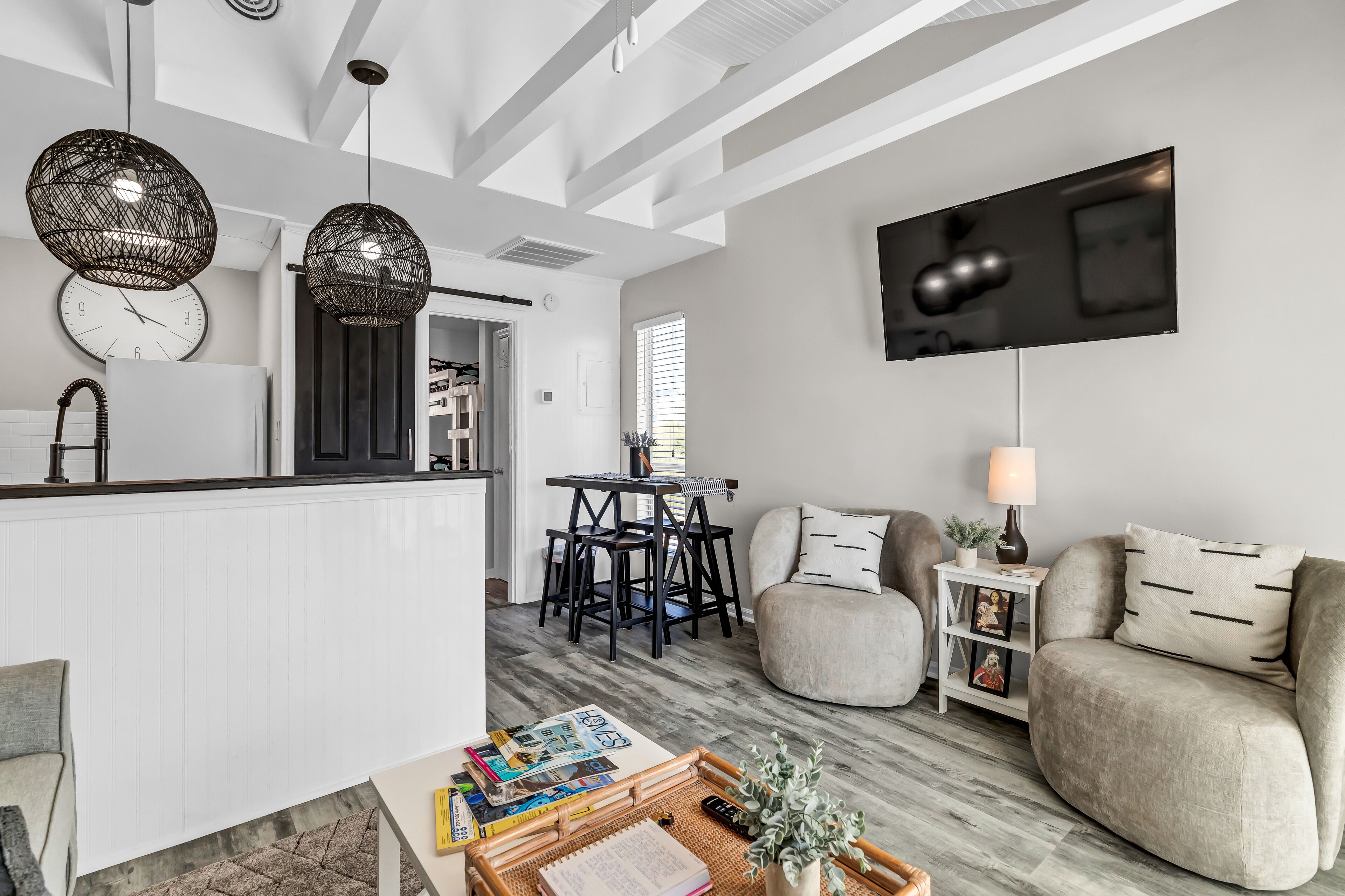 The Scooby Shack-A fully remodeled home with private neighborhood beach access!