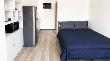 WiFi, bed sheets