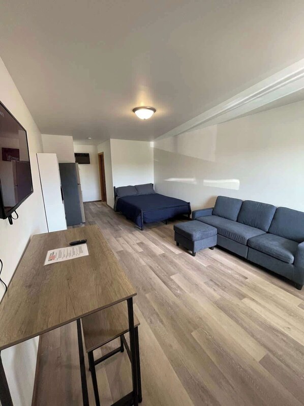 Interior - Unit 7 - Stand Rock Studios (Wisconsin Dells)