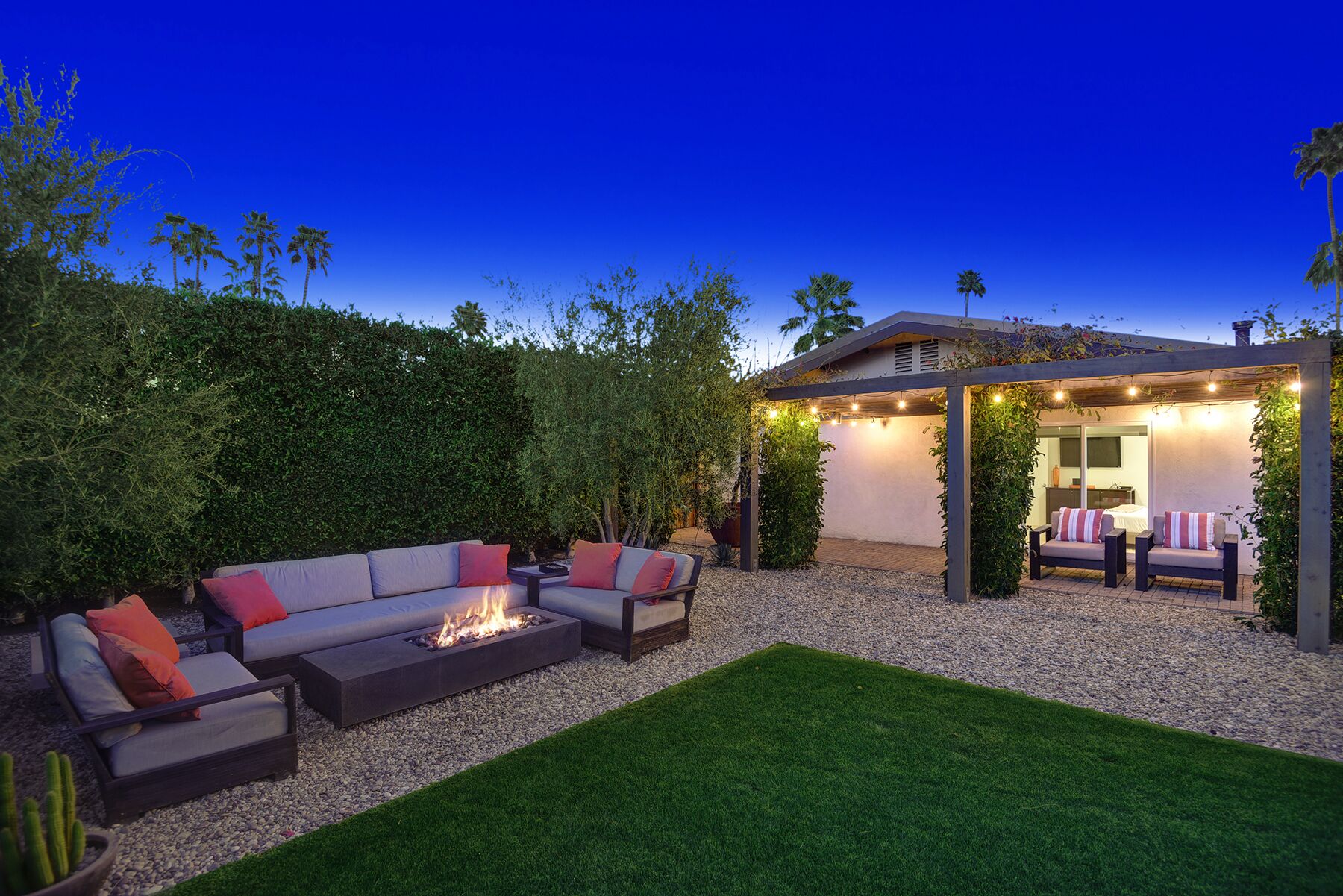 Beautiful centrally located, pet-friendly abode with private pool and spa