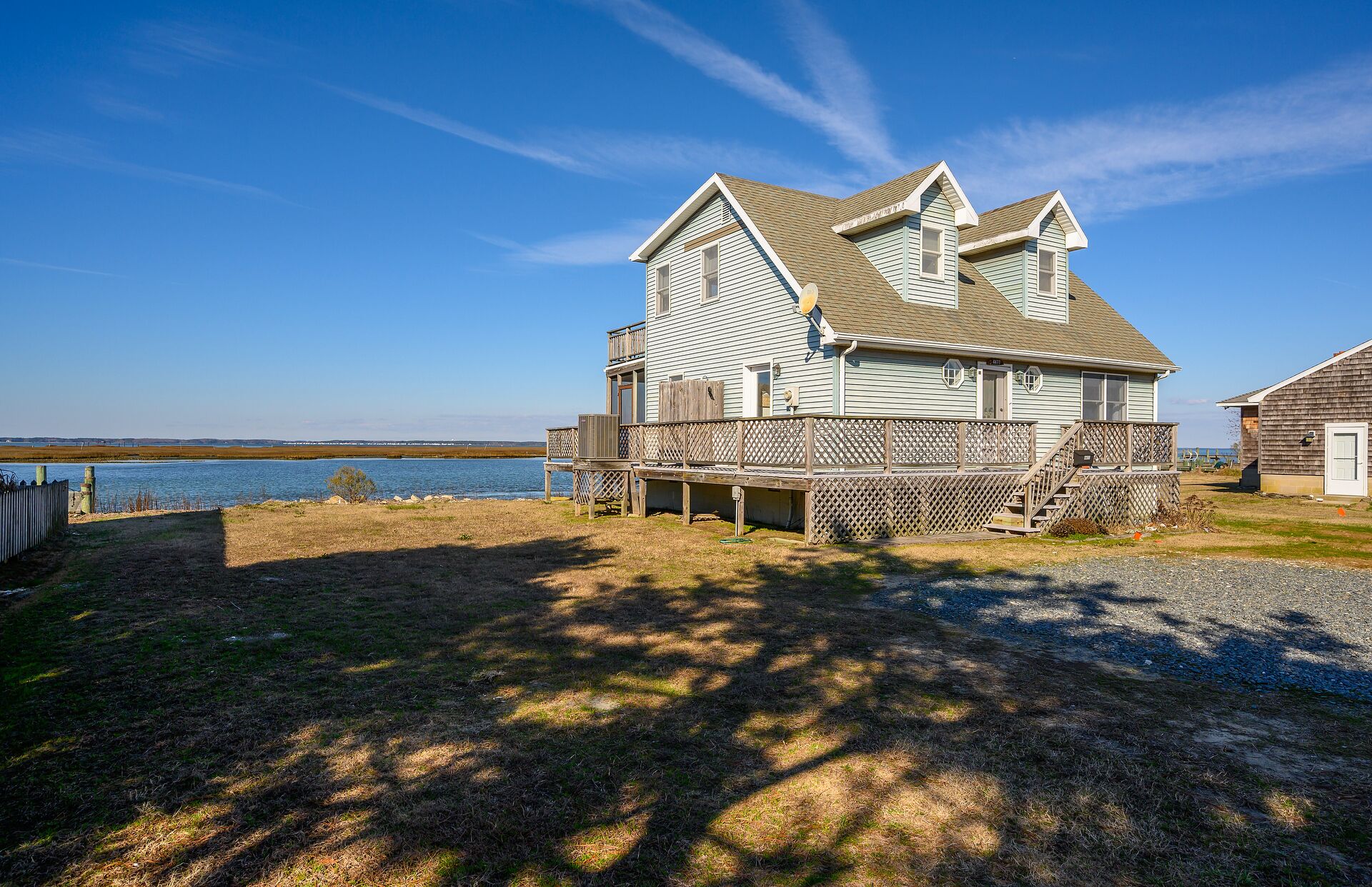 Channel View Cottage - Waterfront Wonderland!