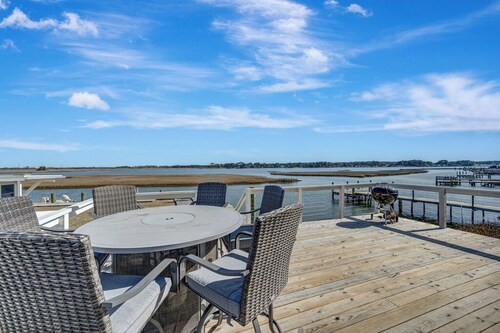 The Coastal Retreat you've been longing for!