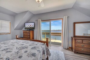 3 bedrooms, iron/ironing board, Internet, bed sheets