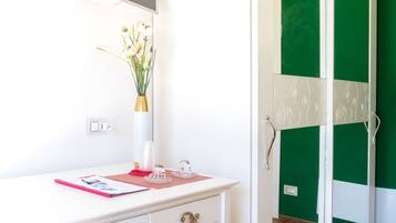 Elite Double or Twin Room | Down duvets, minibar, in-room safe, blackout curtains