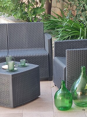 TV connectée de 32 pouces avec chaînes par satellite, télévision