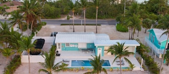 Kai Baby Waterfront Cottage Private Pool Cabana Kayaks Paddleboards & Bikes!