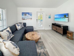 Smart TV, computer monitors