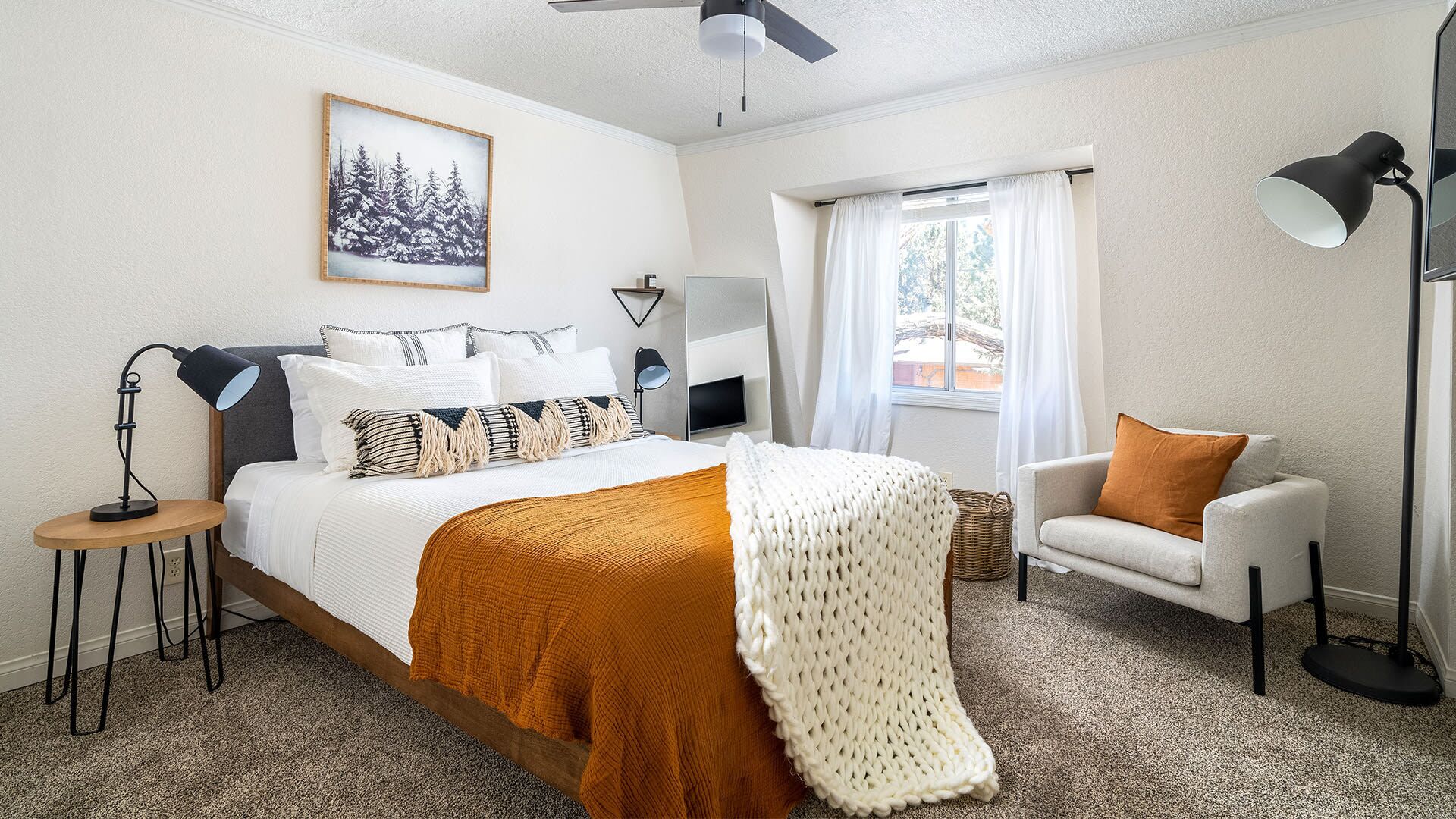 Modern Cabin with fire pit