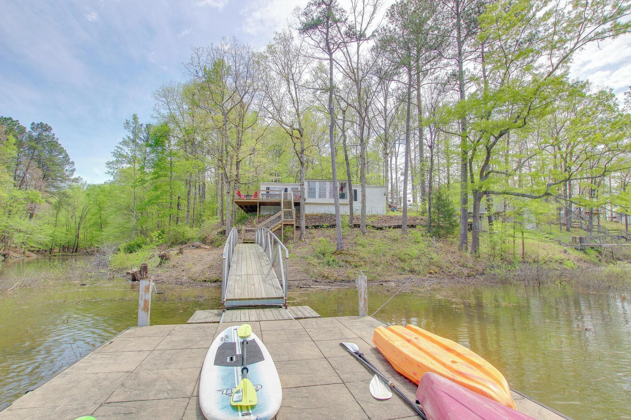 Pet Friendly! Lakefront - Crooked Creek Retreat