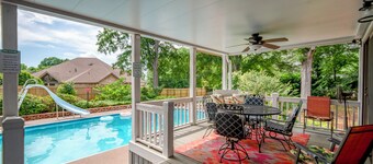 "Lakeshore Estate"- Next to Lake Norman, Pool, Incredible Game Room & Hot tub