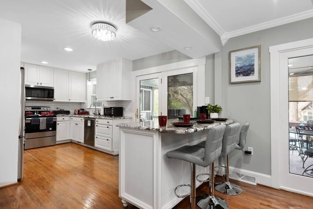 冰箱、微波炉、烤箱、炉灶