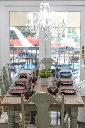 Dining - "Lakeshore Landing"- Next to Lake Norman, Pool, Game Room, Pickleball, Putt Putt (Mooresville)