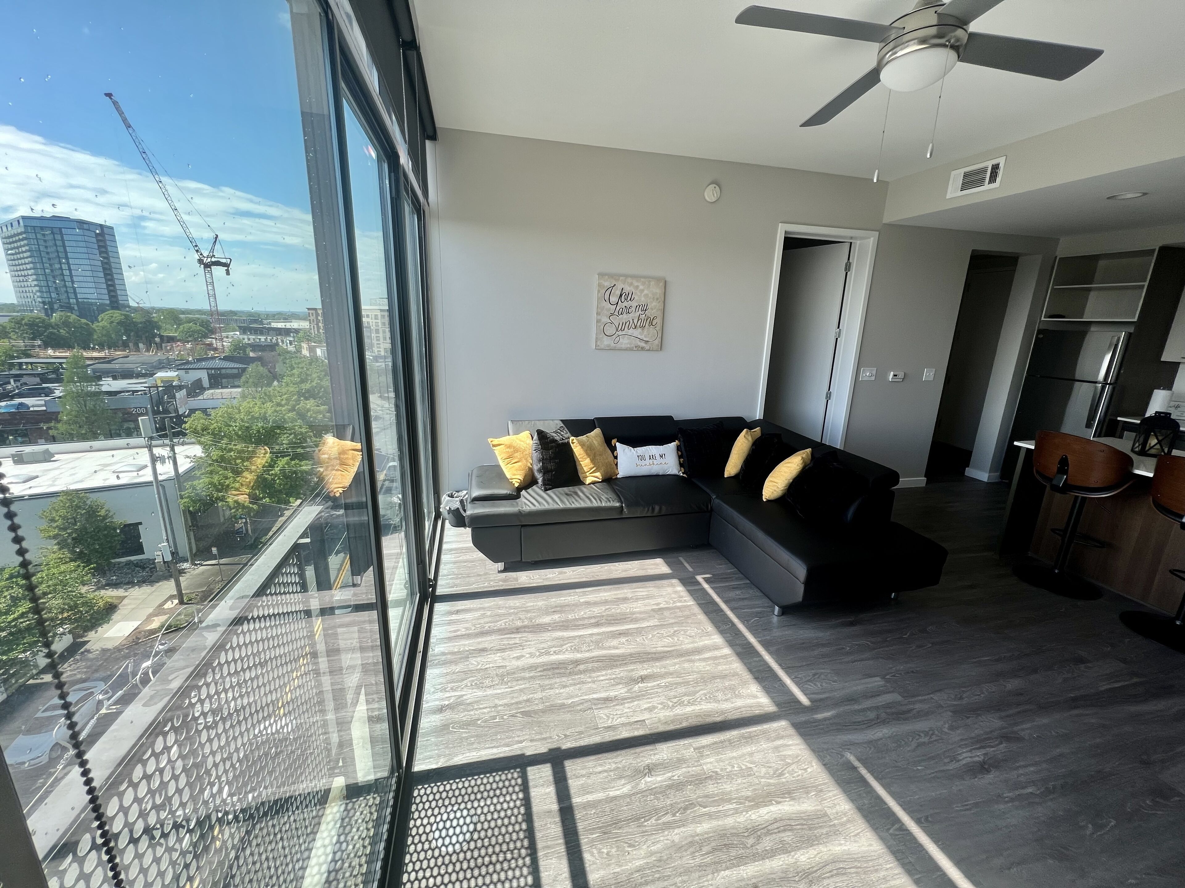 Bachelor Suites W/ Stadium Views